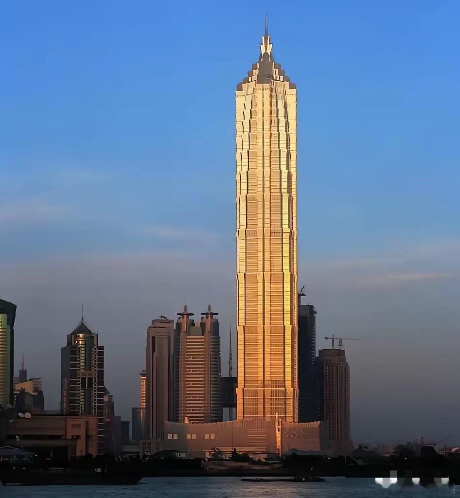 最担心的事，果然还是发生了。LV的连锁反应终于还是来了，金茂大厦批量起诉多家同类