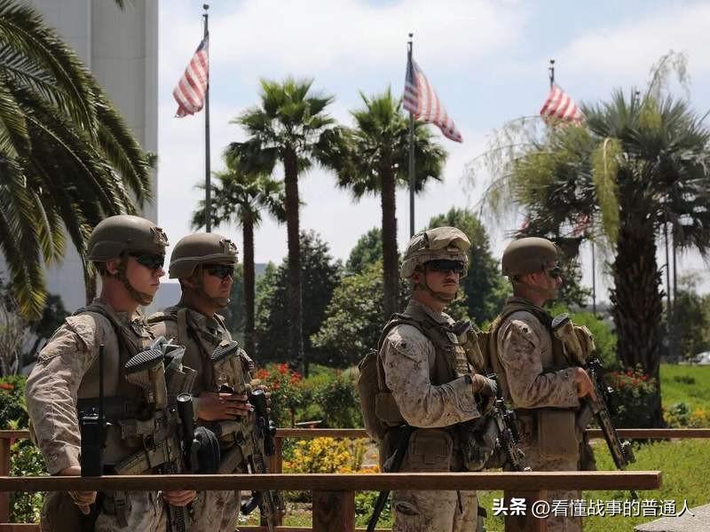增兵了！就在俄白8艘战略核潜艇同时出水的节骨眼上，特朗普一句话把5000名美军从