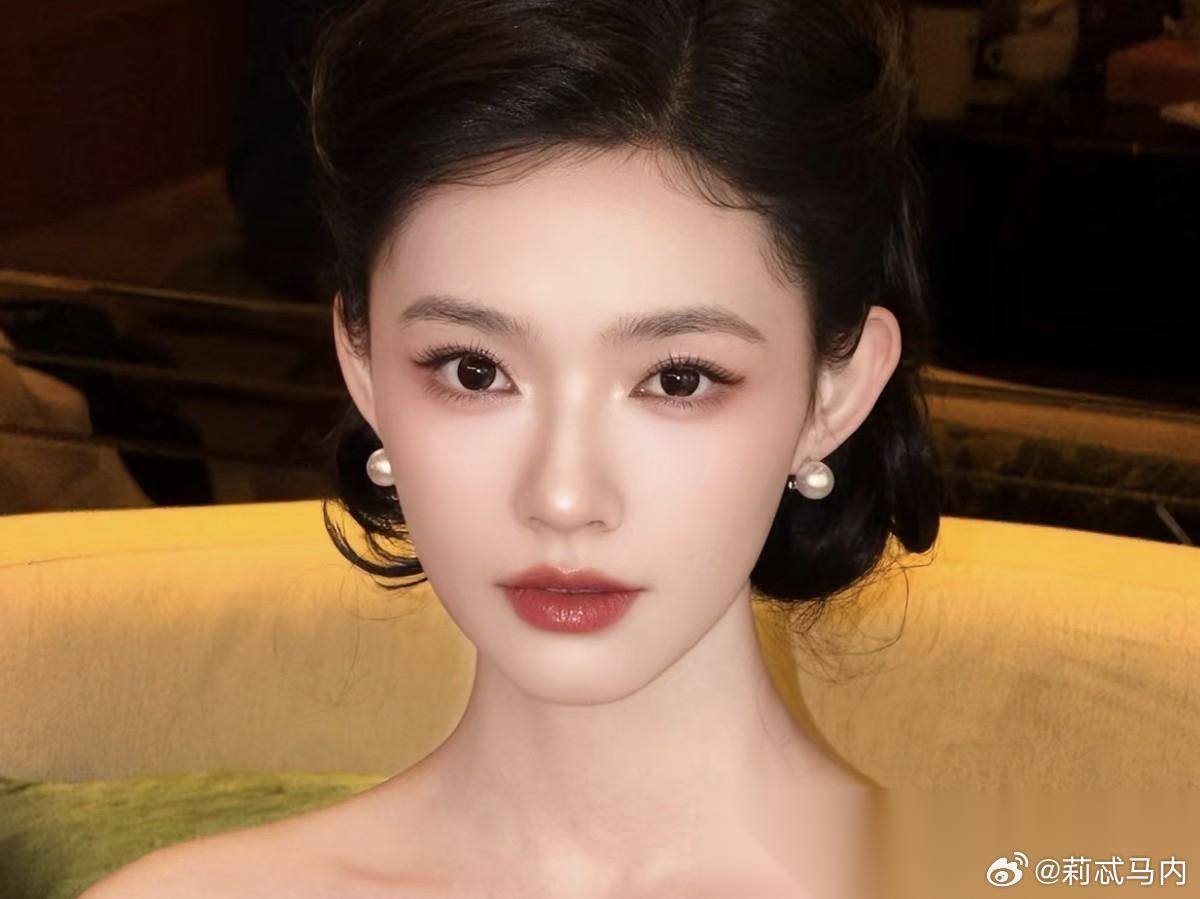 零点发祝福，没广告没互动，她图啥？ 林允连续11年卡周星驰生日零点发文，今年是视