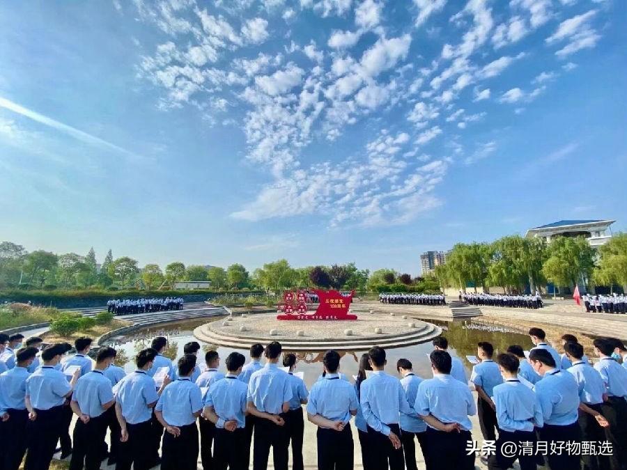 以成长破局，让年轻成为教育的独特力量。

很多人对“年轻”二字有着根深蒂固的偏见