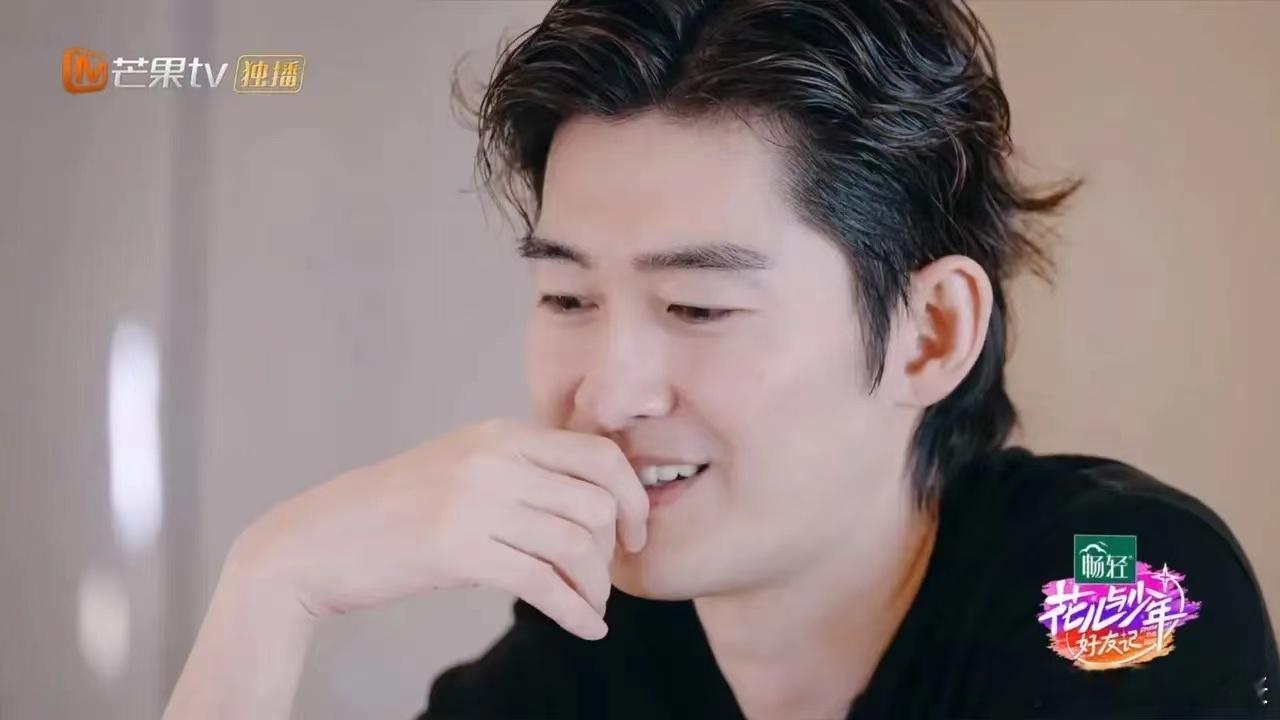 #张翰长肉了#感觉是这个鲶鱼头的问题，好多男明星做这个发型都会显胖，张翰应该也是