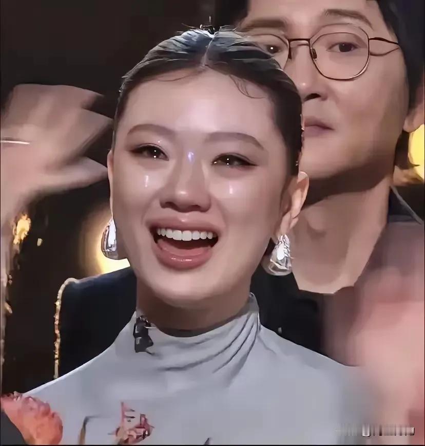 这两个女孩，你喜欢哪个？