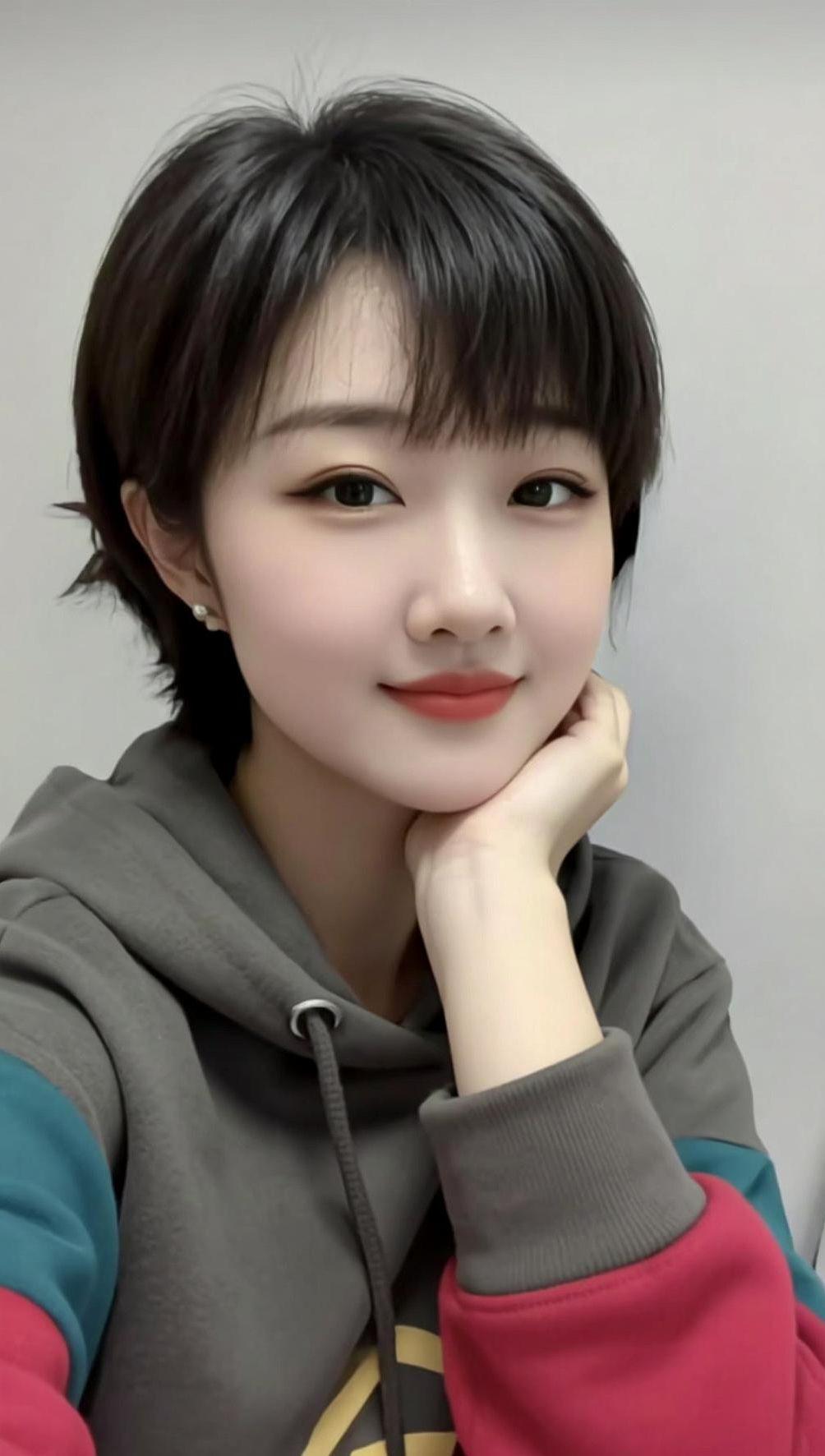 AI短发自拍 抖音ai创作