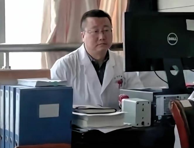 南京这事真的看哭所有人！
审计组进场查账，本是揪违规、查贪腐，却在江苏省肿瘤医院