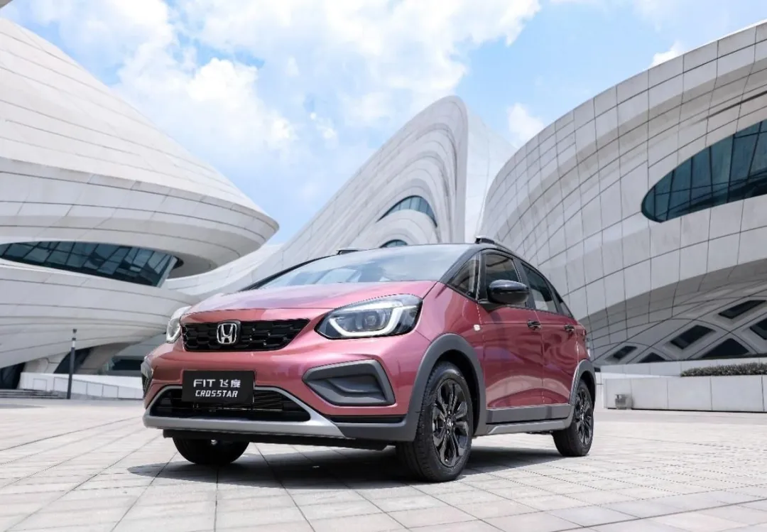 慷慨的本田，给飞度低配配了2个喇叭！