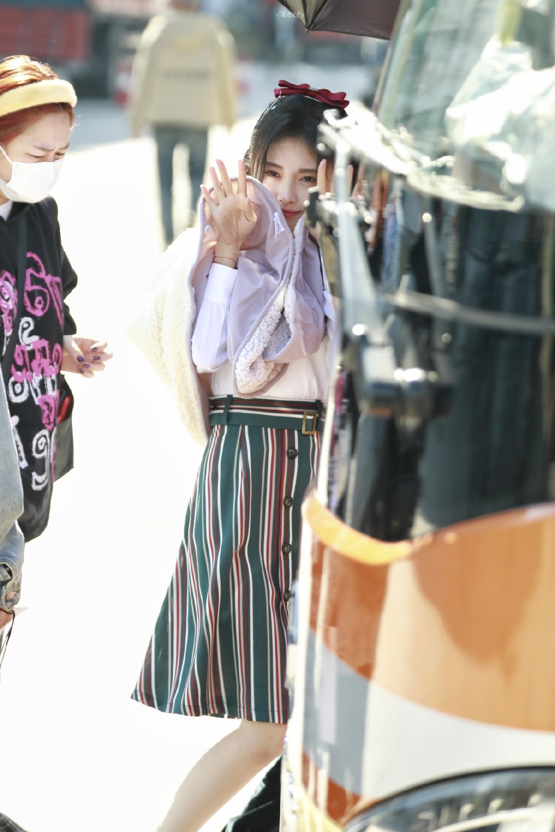 jjy鞠婧祎千香 jjy鞠婧祎姜黎非 “玫瑰之所以是玫瑰，是风与光的眷顾，更是视