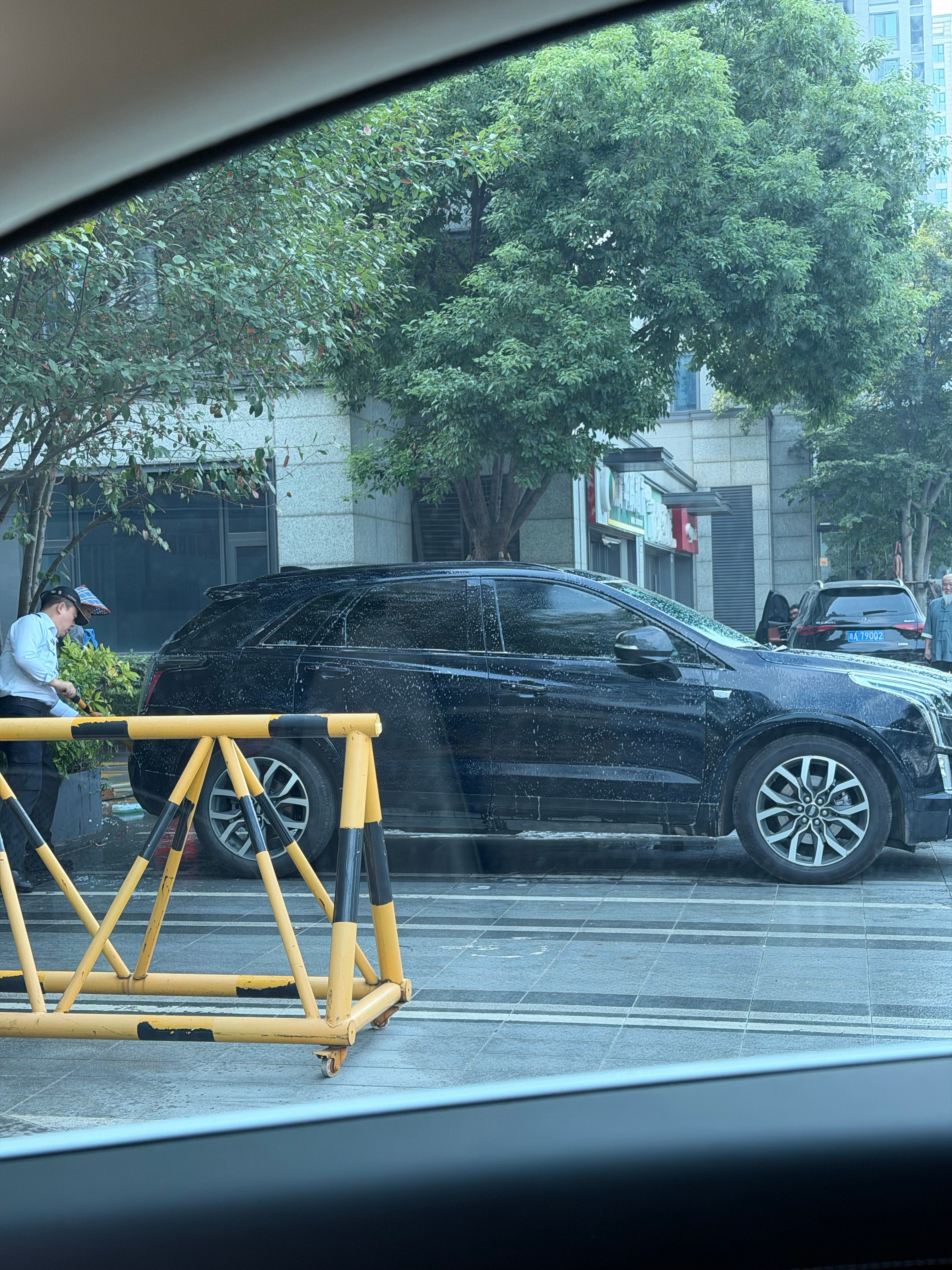 我们小区物业给免费洗车，这羊毛不得去薅一个啊[捂嘴哭]  ​​​