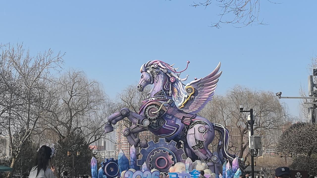 大明湖畔的战马