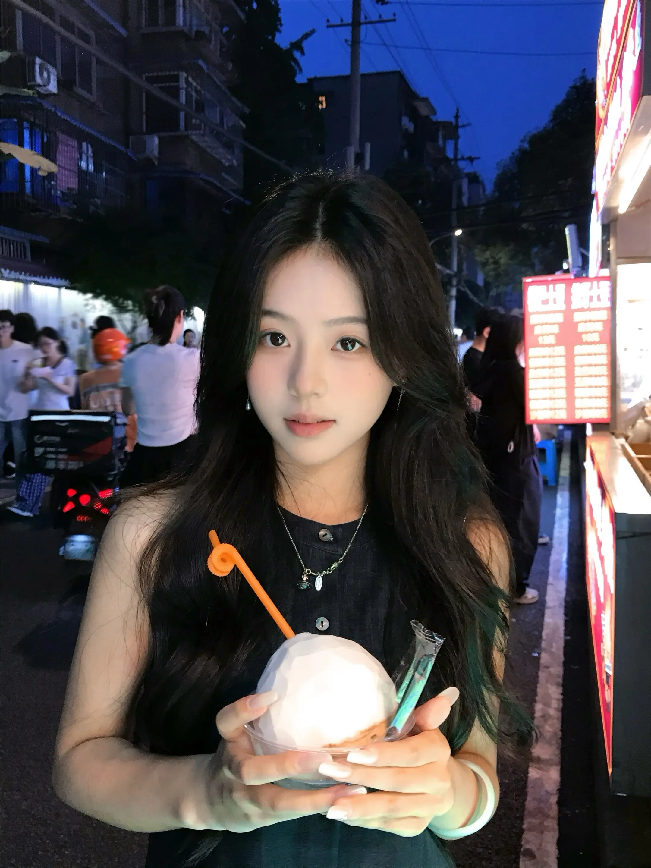 夏天一起去夜市逛逛吧。