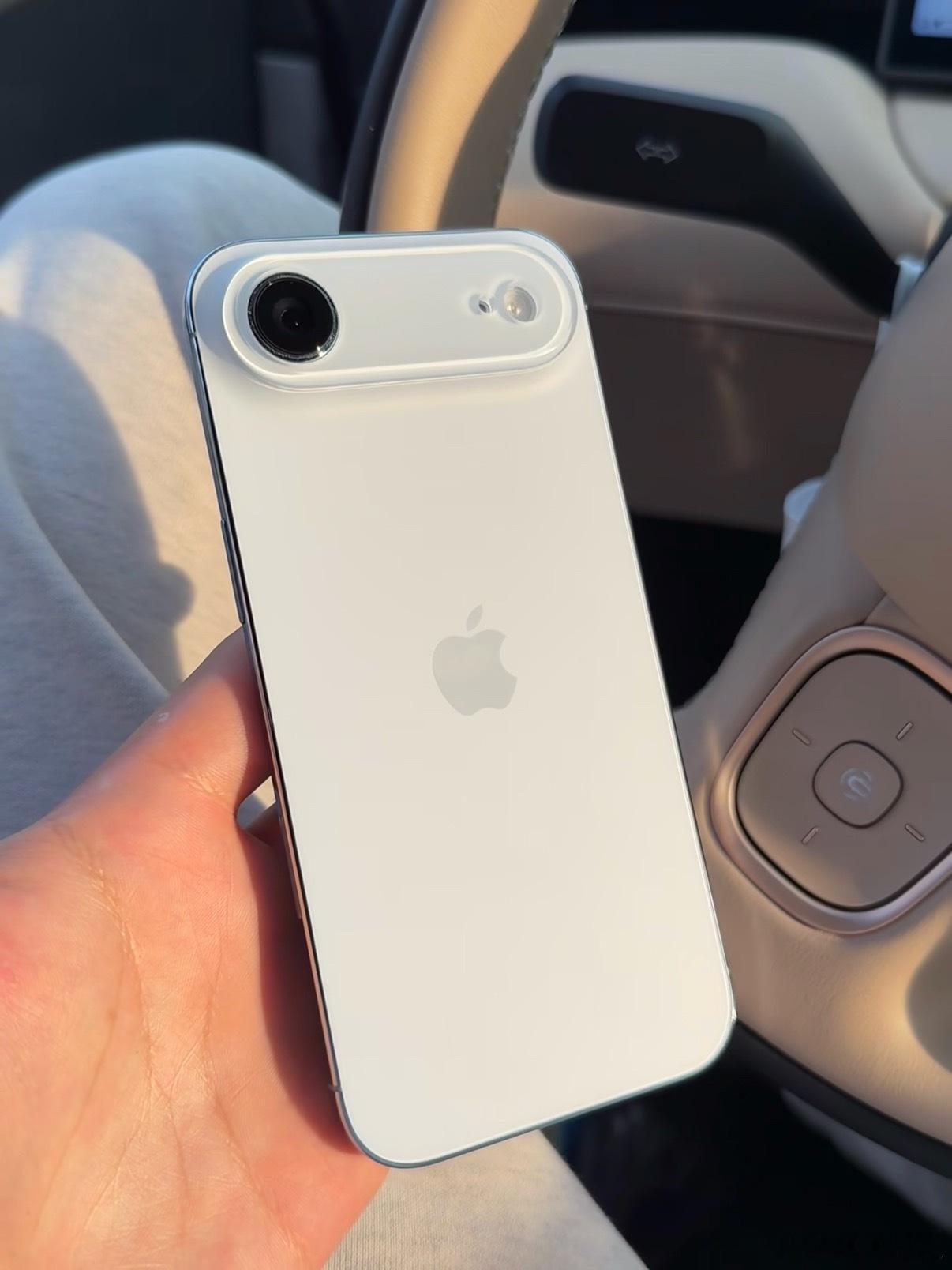 iPhone Air和之前的iPhone6s我都有，说实话对比起来，我还是觉得6