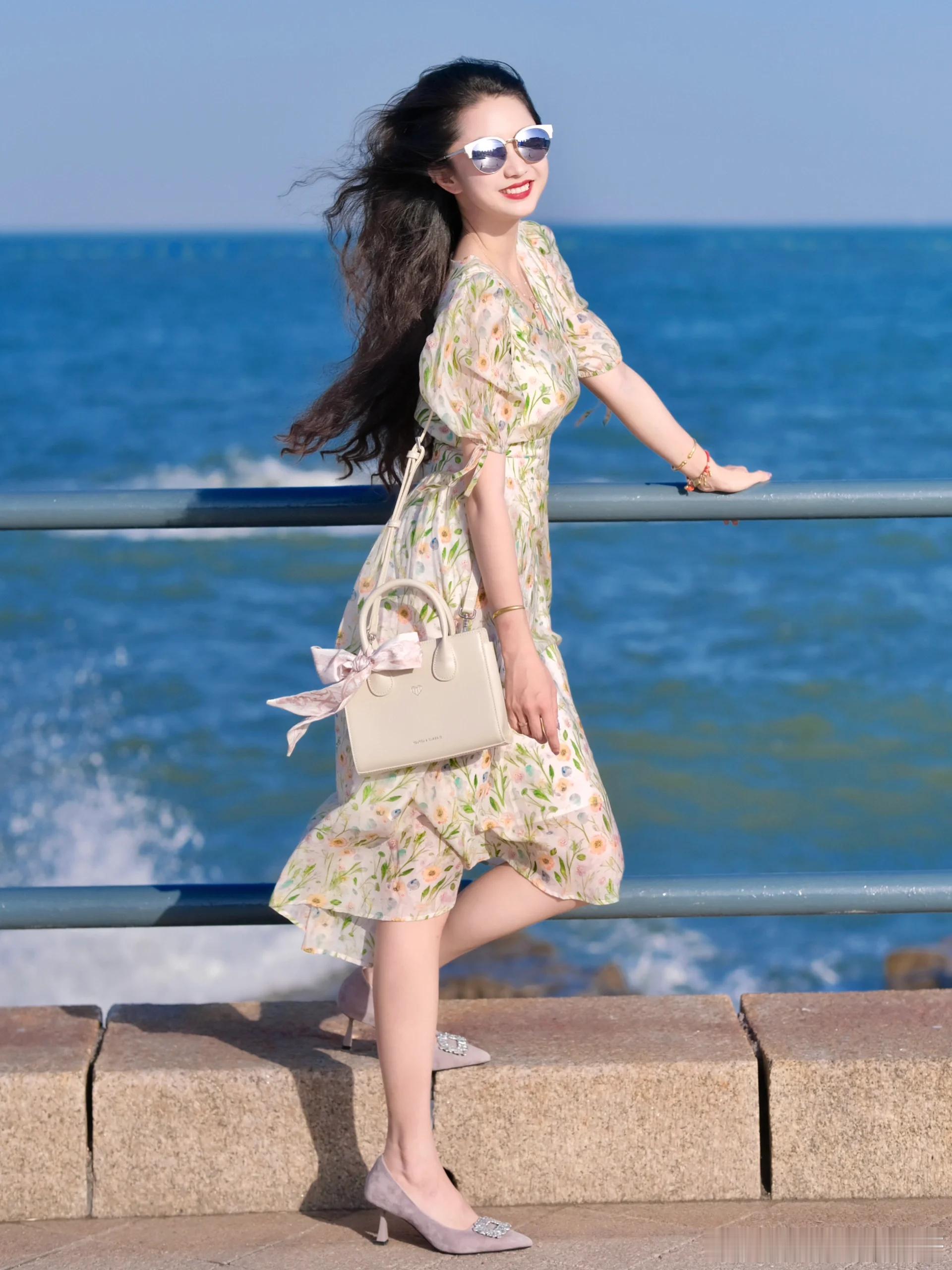 裸足高跟碎花裙～ ​​​