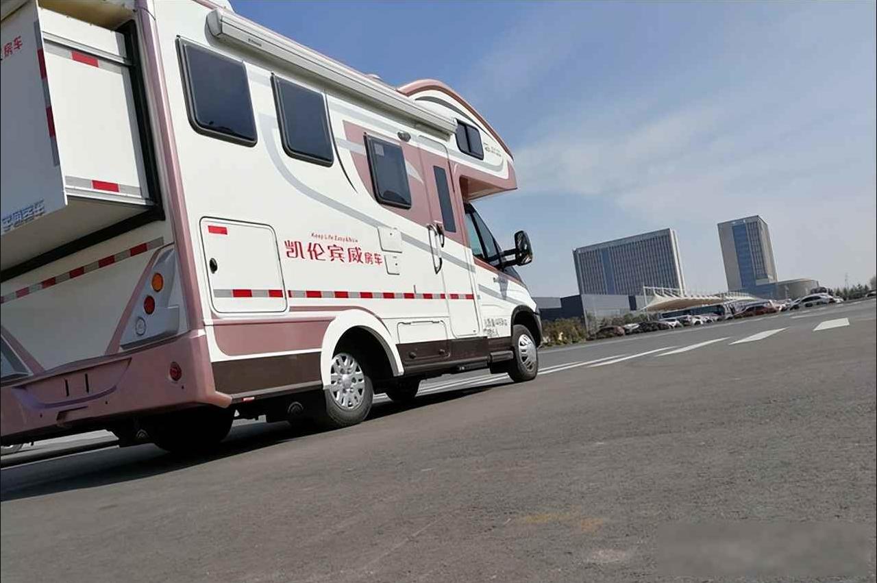 美国人慌了！中国房车价格让欧美品牌销量暴跌

山东荣成，这个71万人口的县级市，