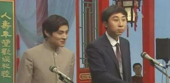 当年，冯巩的搭档刘伟执意要移民澳大利亚，师父马季苦苦挽留，刘伟就是不听，爱徒心切