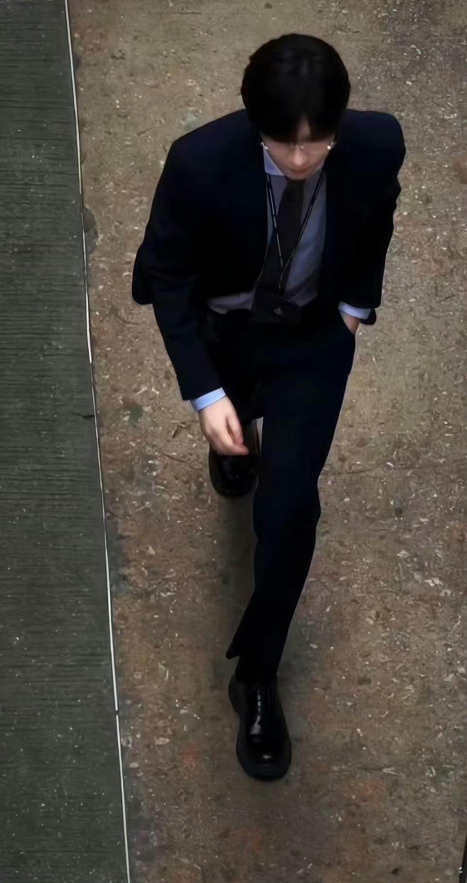 剧集狩谎[超话] 想你的时候，风轻轻吹过你耳边，会不会告诉你呢[老师爱你]成毅狩