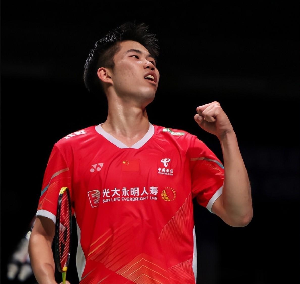 2-1！防守密不透风，让世界第2束手无策，翁泓阳霸气四连胜！
在23年日本熊本羽