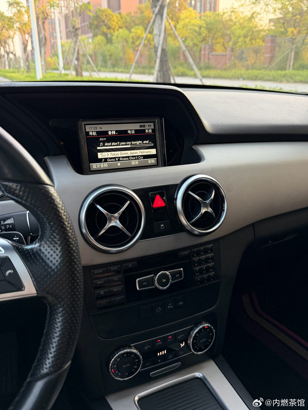 2015 北京奔驰 GLK260GLK是奔驰在这个级别的首次尝试，最早诞生于20