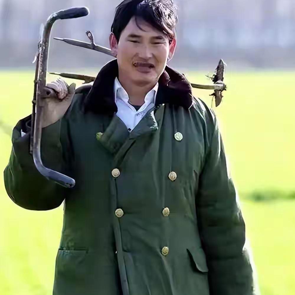 2025年11月1日，随着法院宣判，“大衣哥”朱之文被网暴案终于有了结果，全网直