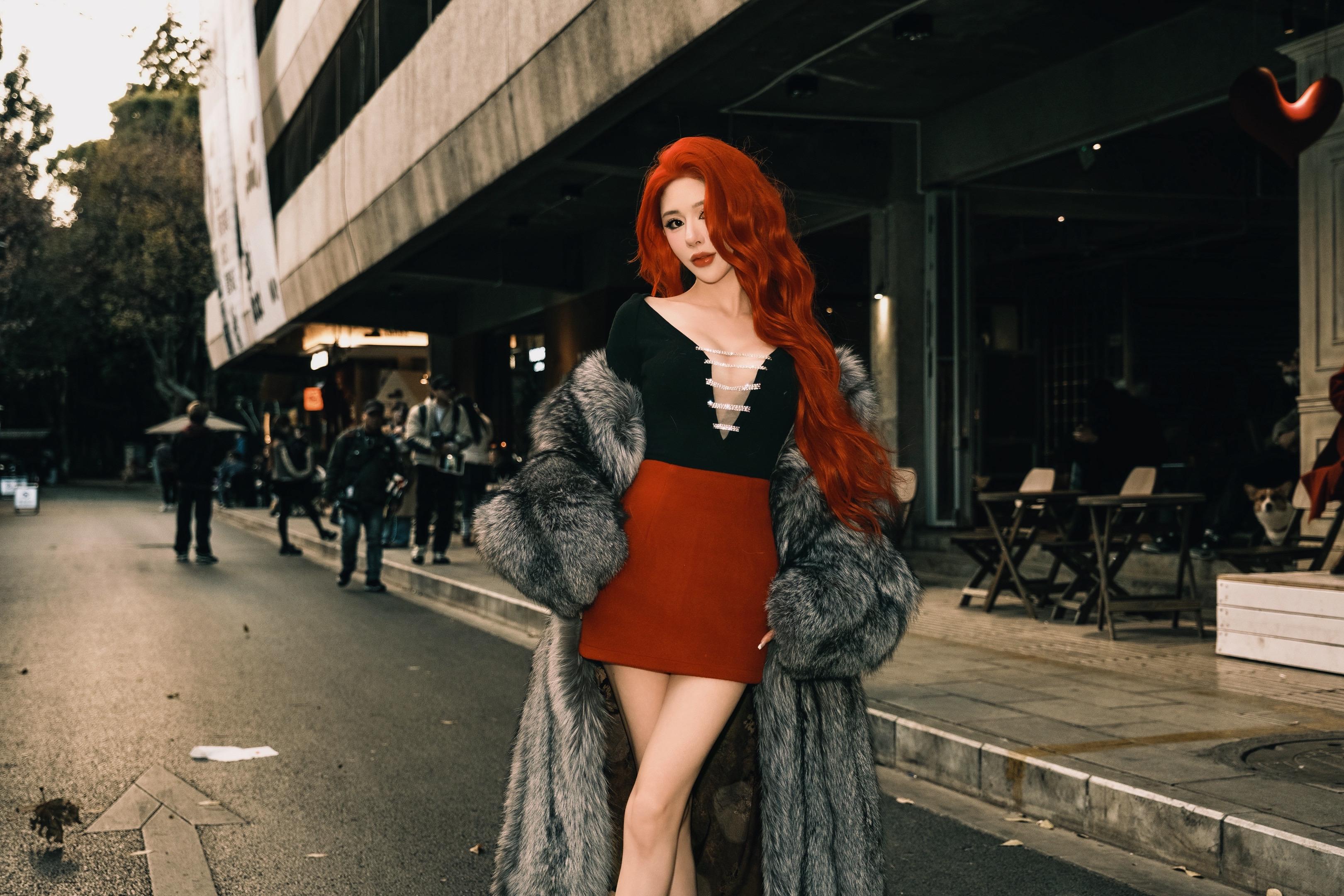 你讽刺别人整容 自己拍照却用美颜 转身又p个大眼美白瘦脸 因为你也知道...