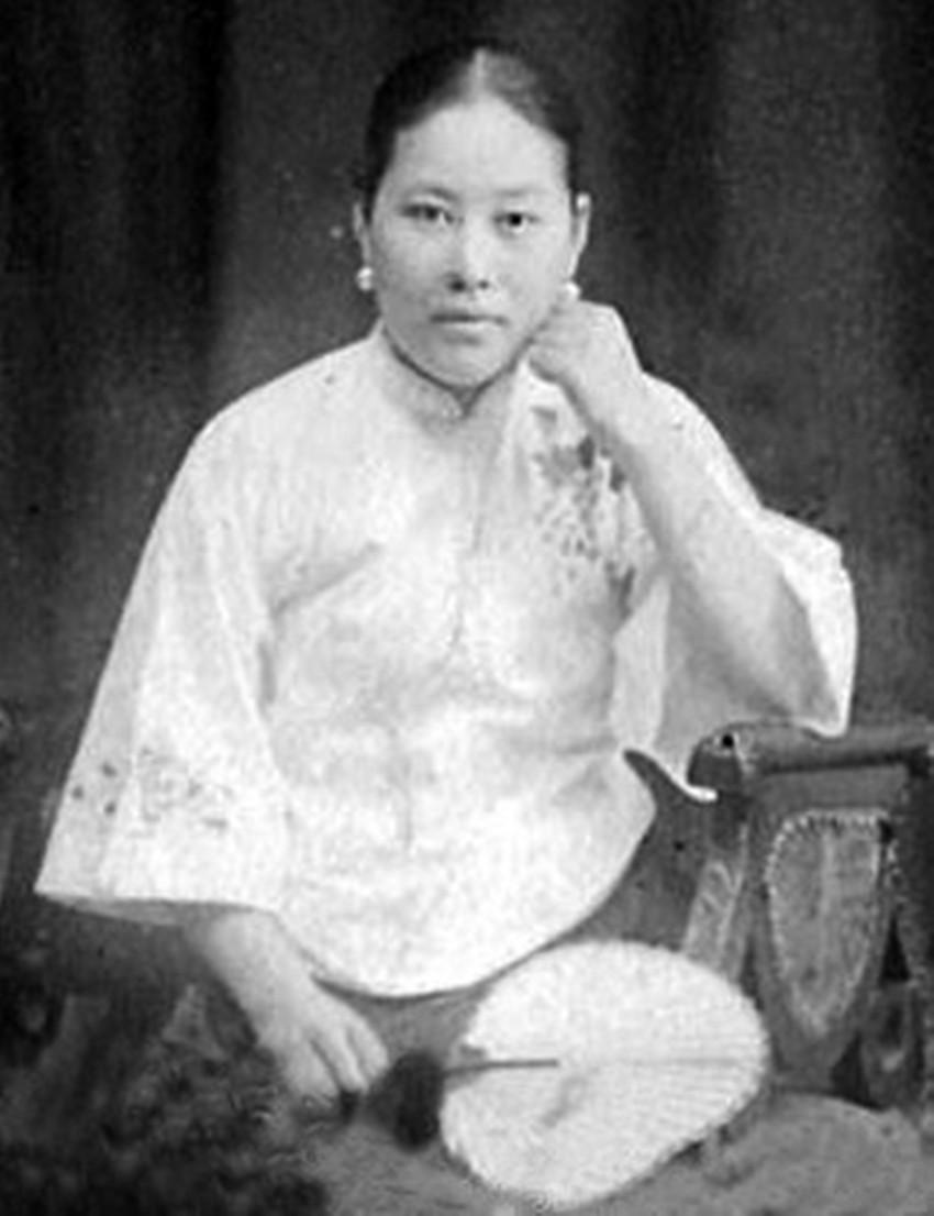 1925年，军阀孙传芳杀了个六旬老汉，还把脑袋挂电线杆上示众三天，阴笑着说这叫"