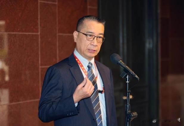 继发言称“台湾人是日本人”之后，民进党秘书长徐国勇再次叫嚣称“台湾不是中国的一部