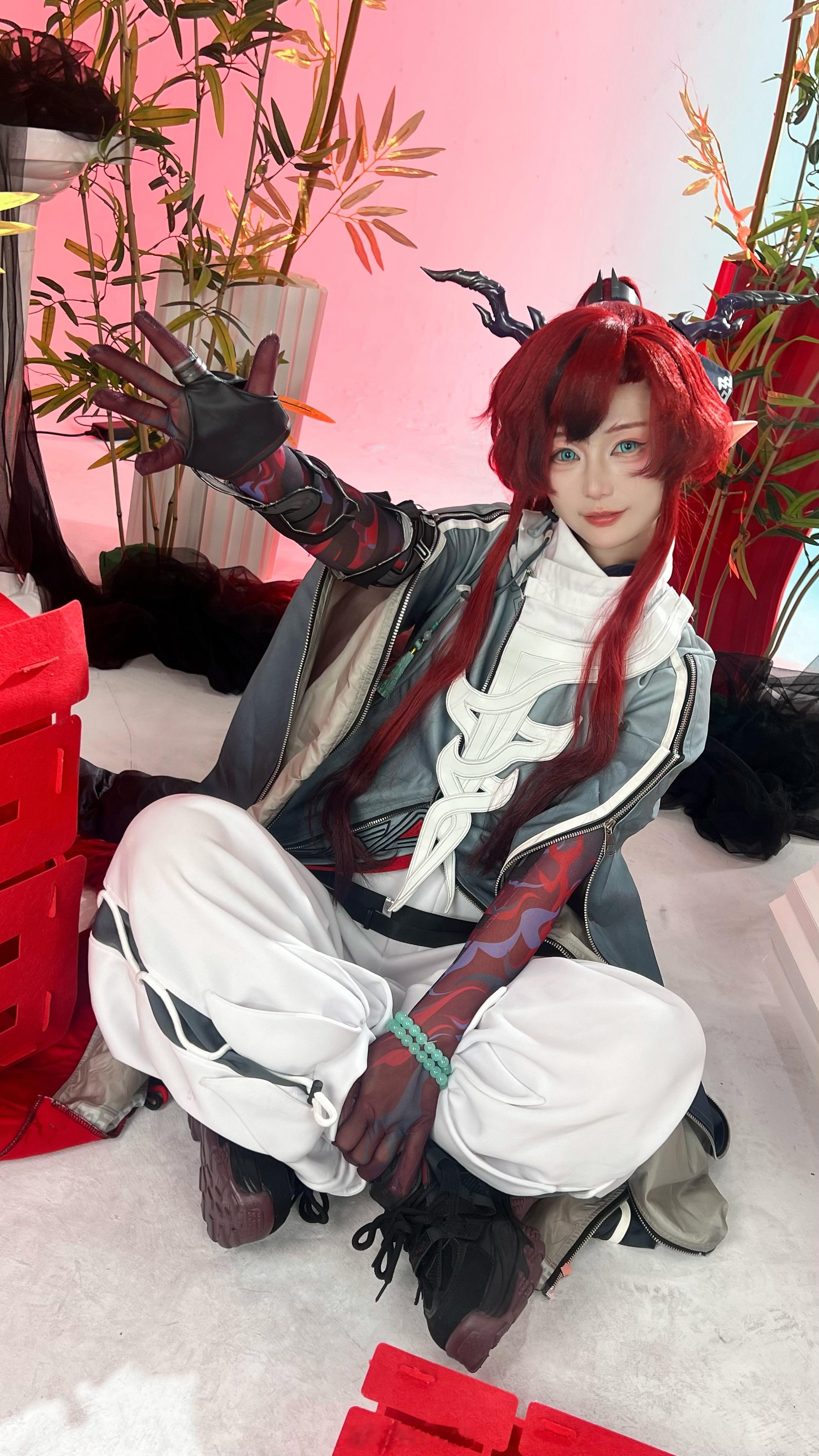 明日方舟[超话]明日方舟六周年微博cosplay大赏 【人间百味，还是圆圆满满的