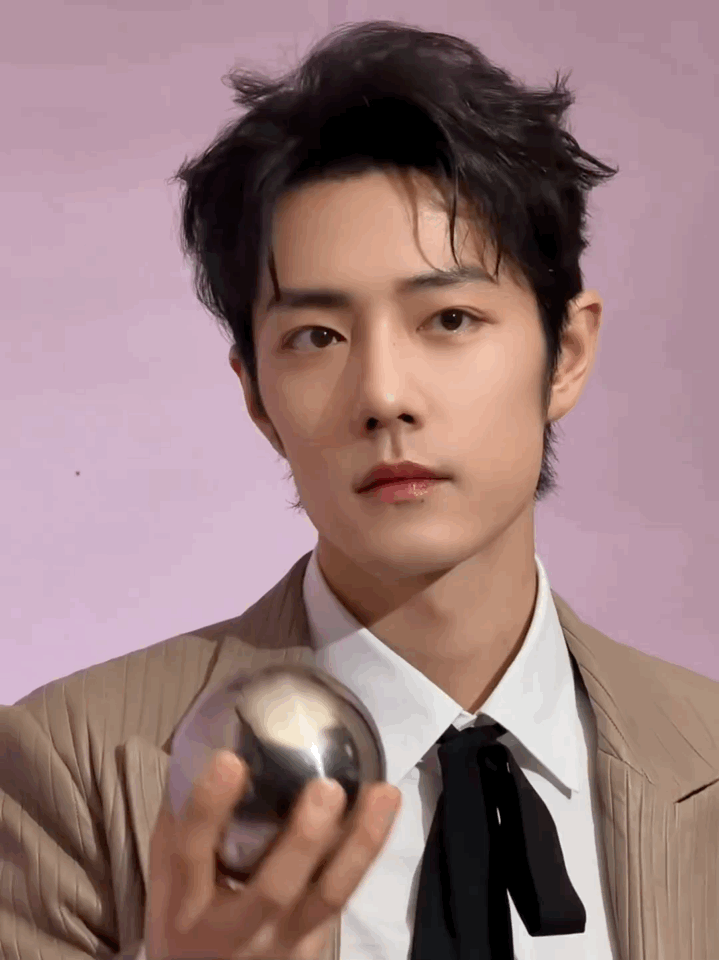 转动图，满满的十八宫格胖室好大方肖战首次加盟品质盛典