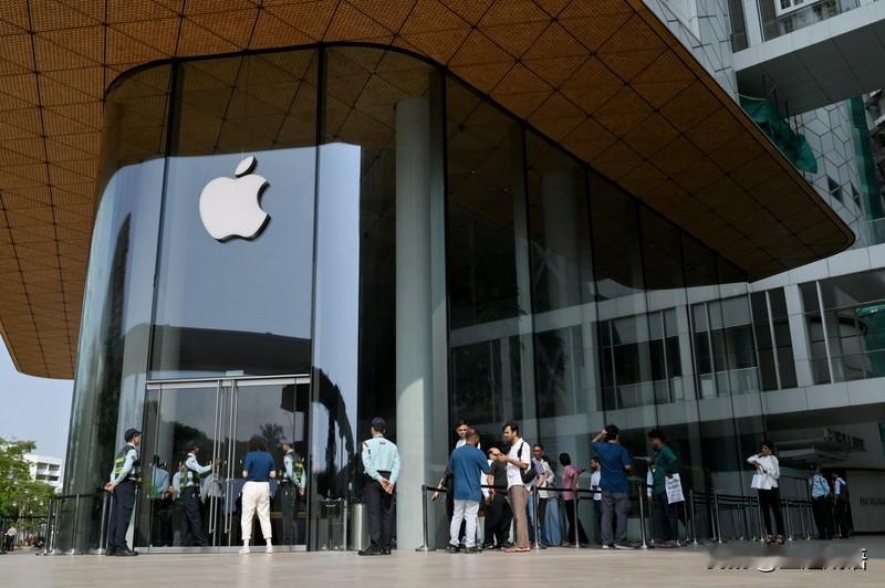 印度这波直接“杀疯了”！因反垄断查苹果封闭生态和“苹果税”，按全球营收算罚款，顶