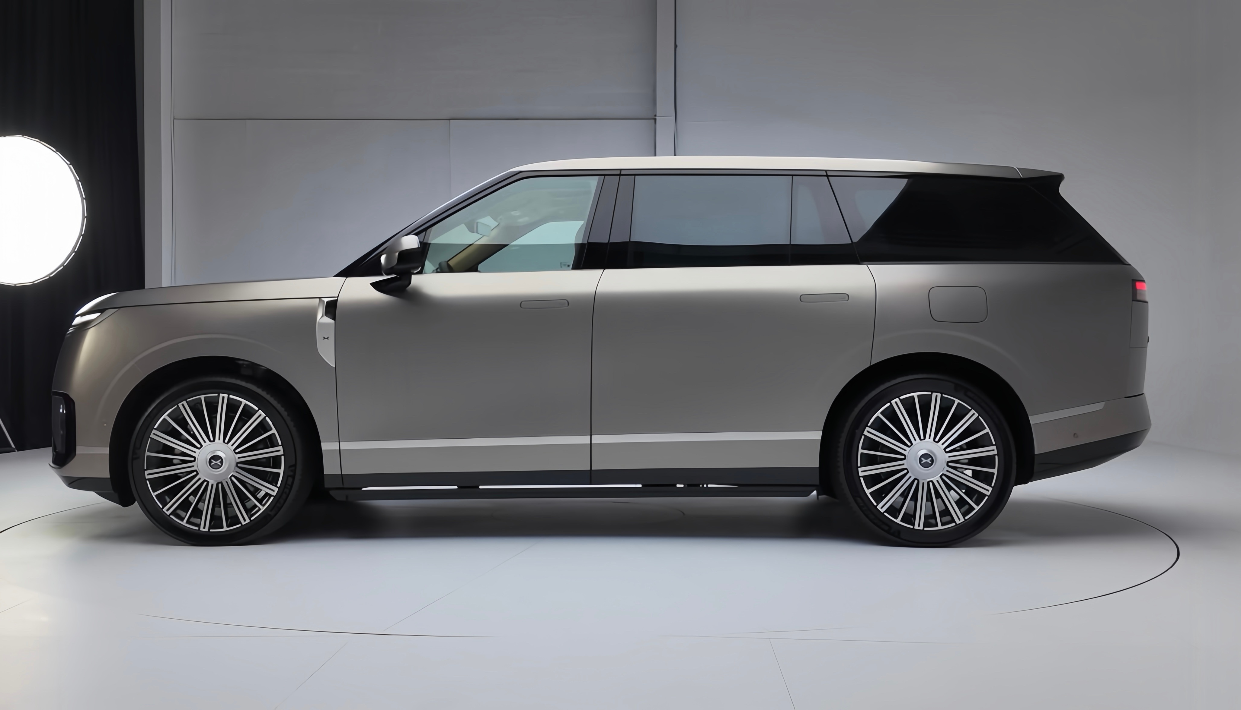 这段时间，事情太多，小鹏GX的静态拍摄是去的，我还没看过车…过几天去广州一定好好