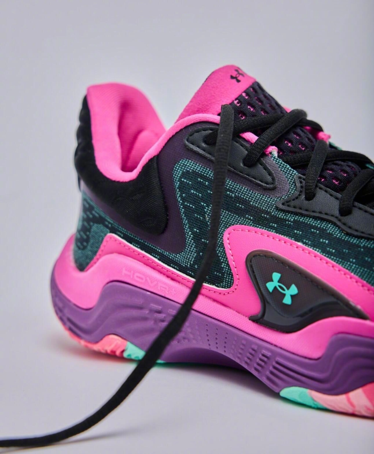 疯狂三月 X Under Armour｜团队篮球鞋UA为NCAA疯三推出的一系列