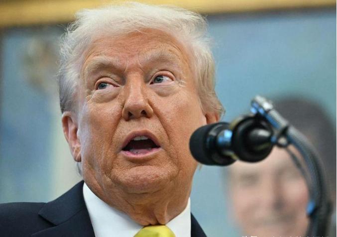 彭博社：特朗普宣布与中国进入贸易战！

美国总统特朗普于周三表示，美国与中国已经
