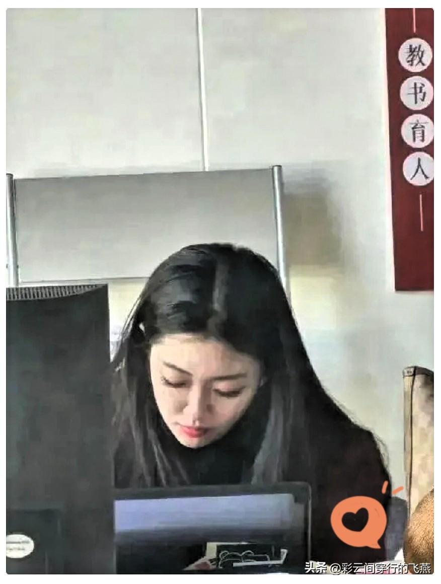 大家发现了没，但凡是坐在政府部门办公室里的女生，不管她是哪个级别的，不管是省级还