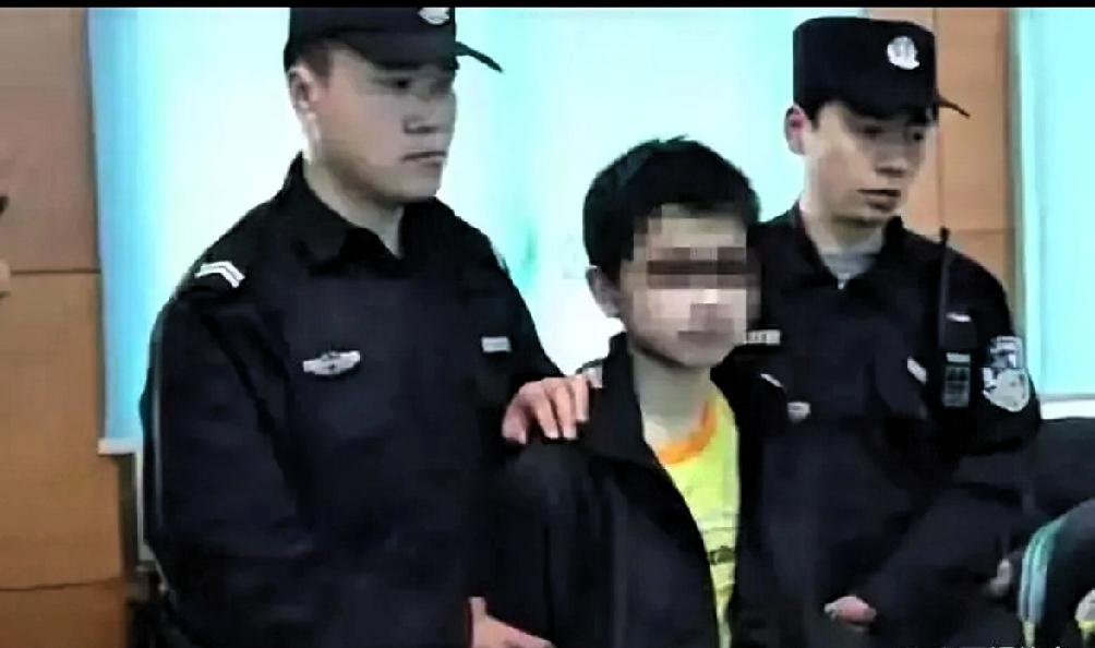你敢相信吗？一个免费接送三年的初中生，竟把尖刀捅向了恩人的女儿！这起发生在深圳的
