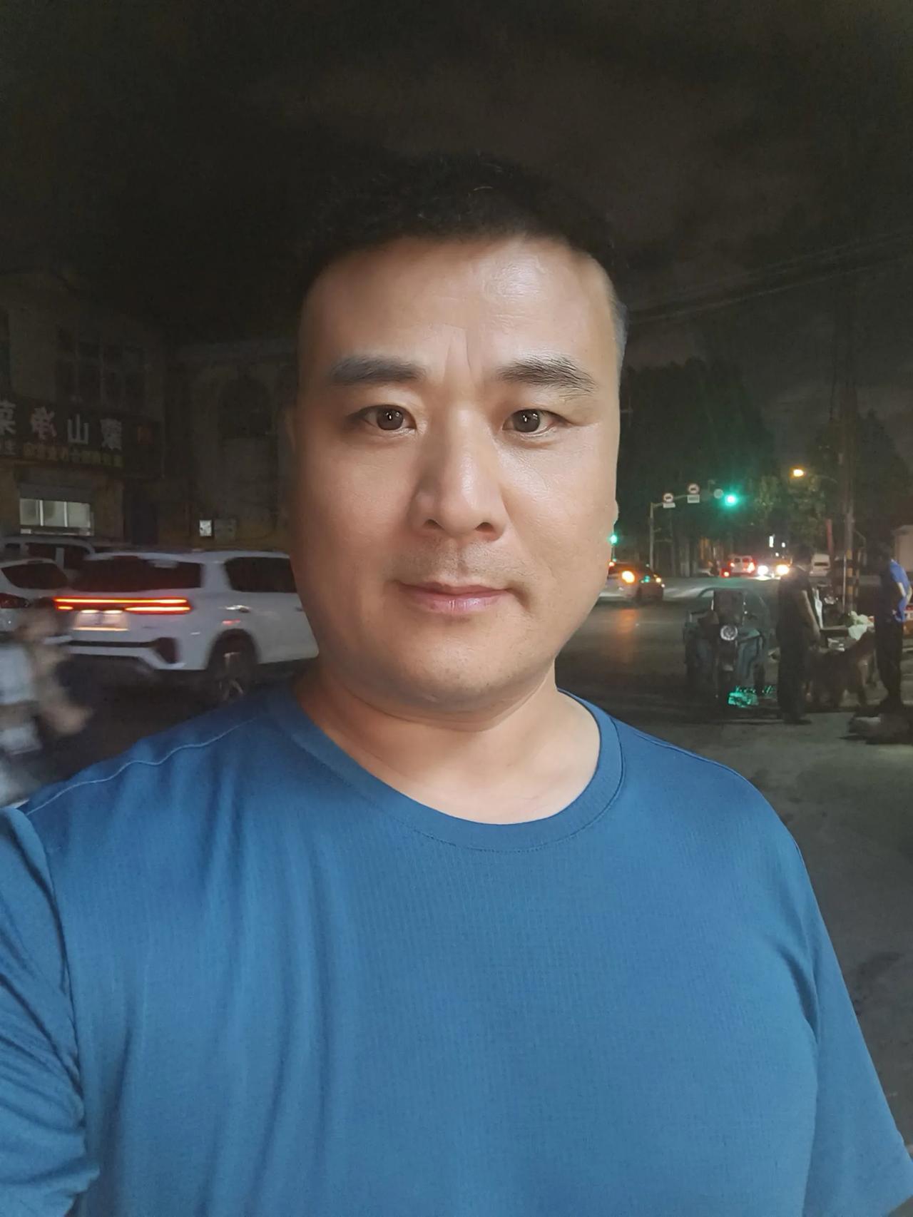 一个月，减重12斤。
刚开始，减掉几斤，一松口，就反弹回来了。
直到这大暑天，每