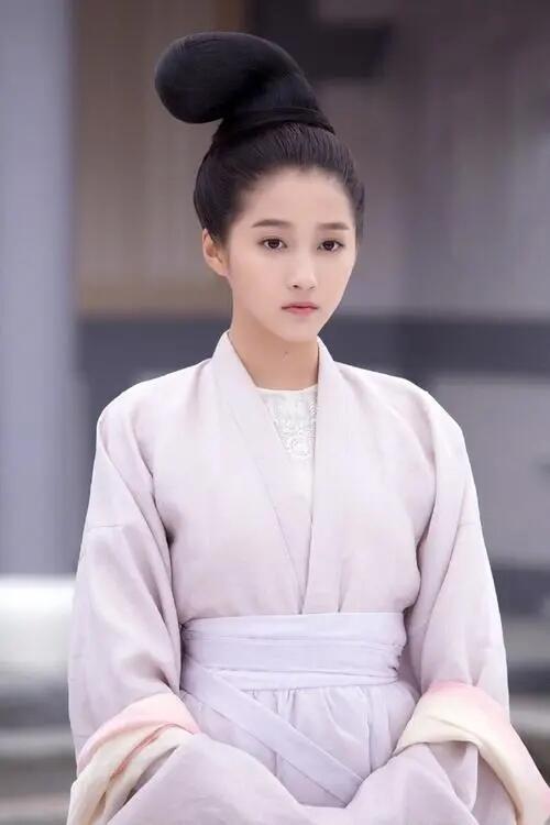 原来关晓彤才是林黛玉最初人选，感觉她更适合王熙凤 ​​​