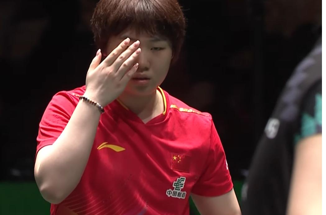 不会吧！蒯曼又要输给金娜英了？

在蒙特利埃冠军赛，
蒯曼第一场球就碰到了金娜英