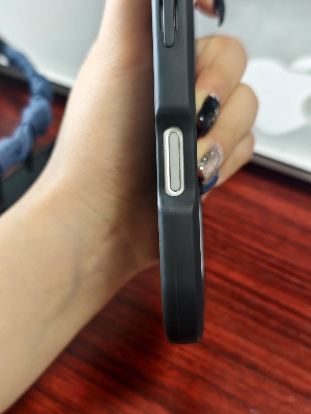 iPhone拍照键或被取消之前我也觉得很鸡肋，不想到这个手机有这个功能，拍照的时