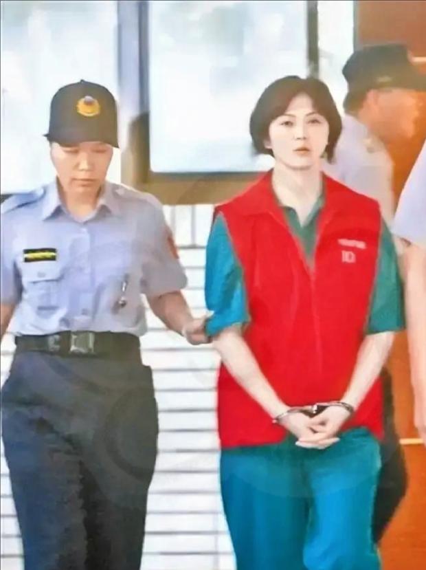 这是2012年，被判处死刑的林于如，照片中的她身材高挑，五官端正，谁也想不想她竟