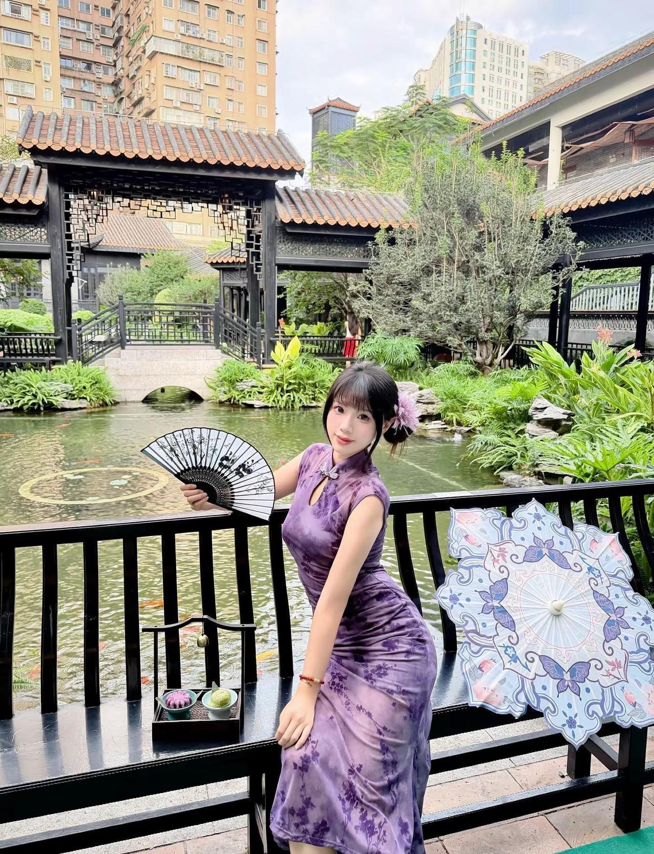 不在苏州！在广州也能拍上绝美岭南餐厅🍴新中式国风穿搭 紫色旗袍写真 古风园林打