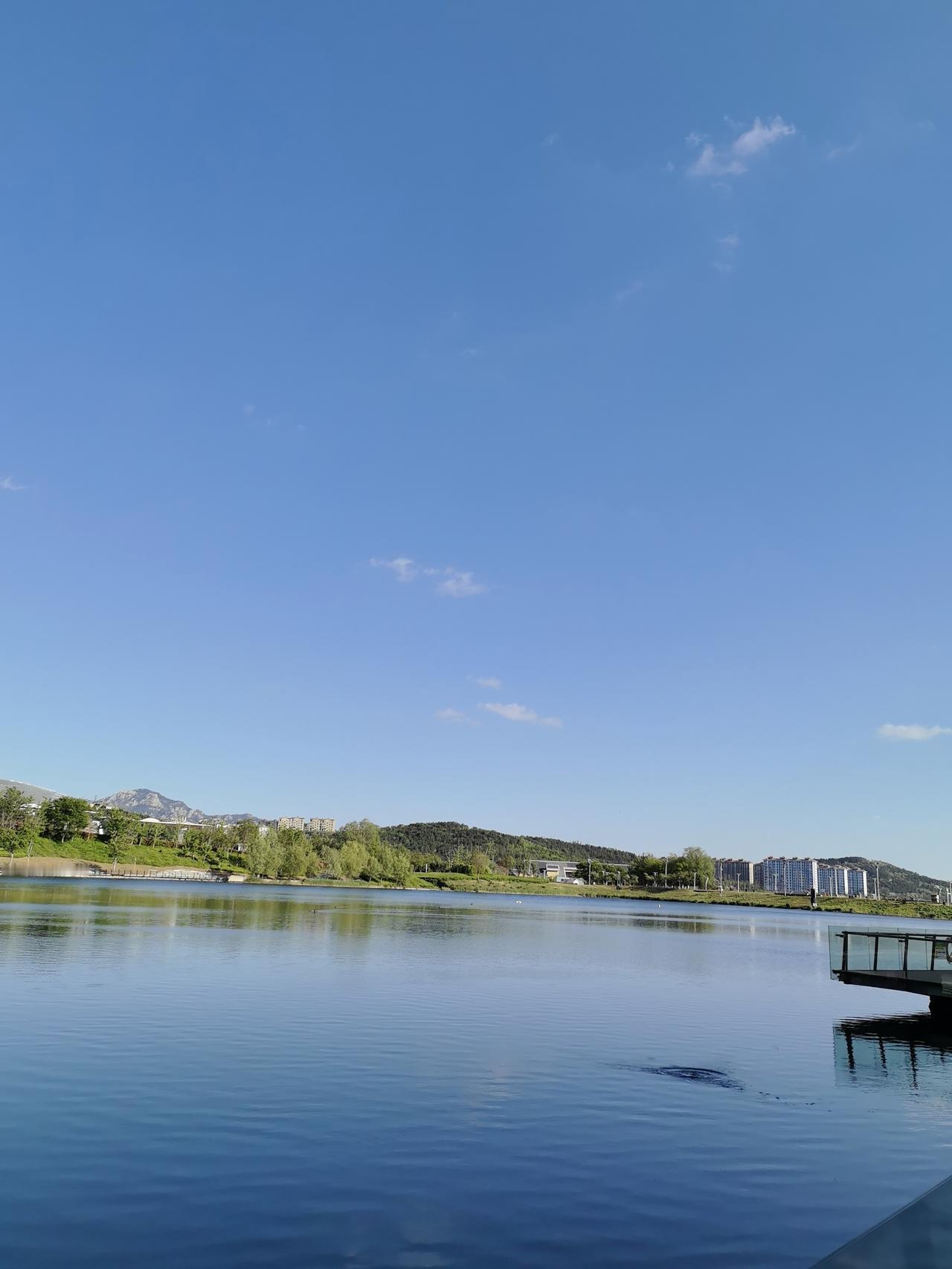 昨天下午，同村好友并同学李传润给我打电话“二叔，在家里吗？晚饭有安排吗？”
我俩