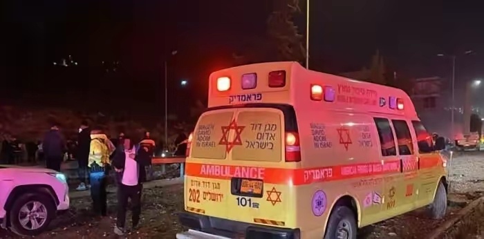 伊朗导弹绕过拦截击中耶路撒冷伊朗战力一夜爆表，摧毁以军萨德、摧毁美战略雷达，美以