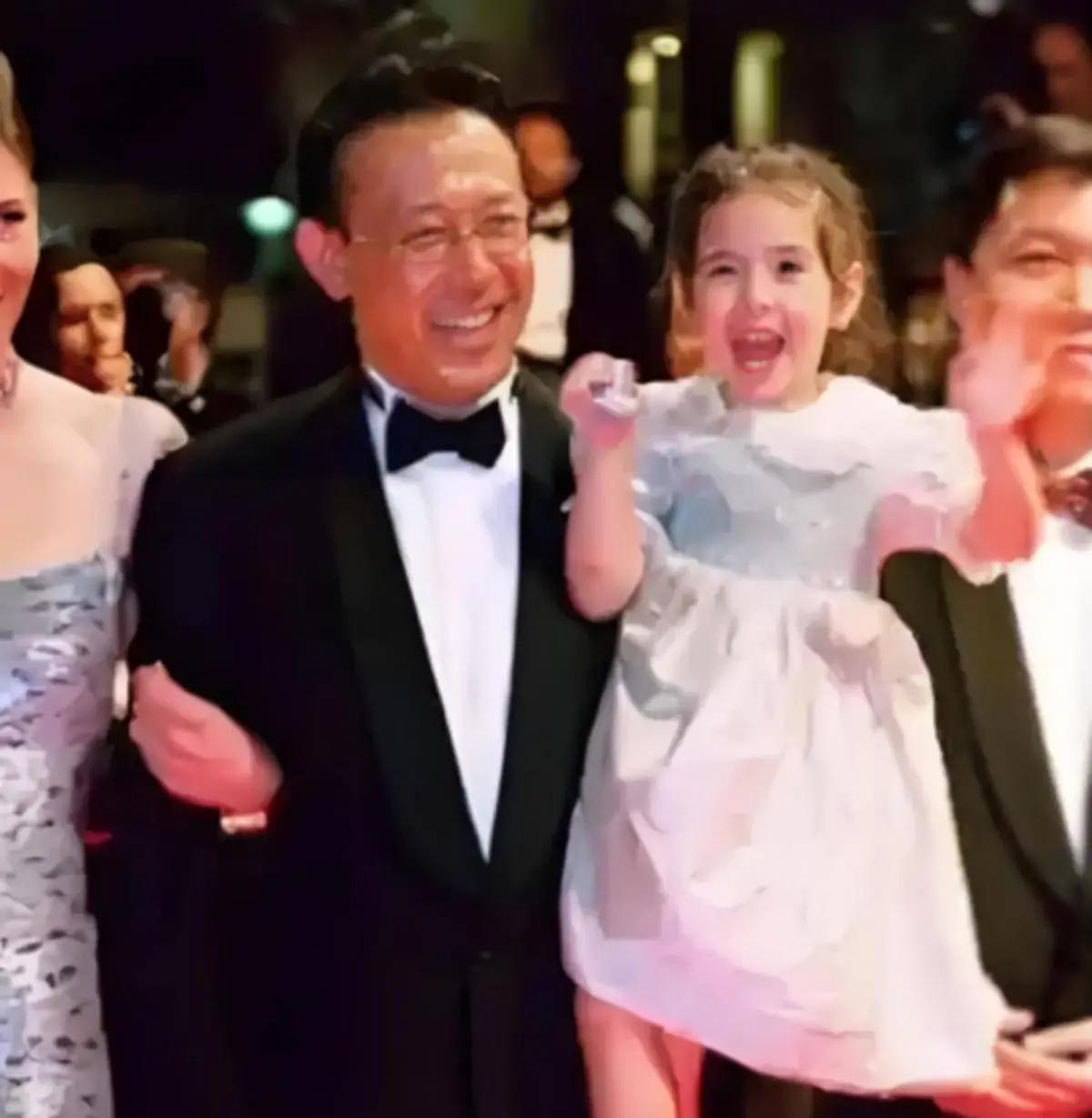 2025年8月8日，法国南部一个安静的庄园里，姜文的大女儿姜一郎低调办了婚礼。她