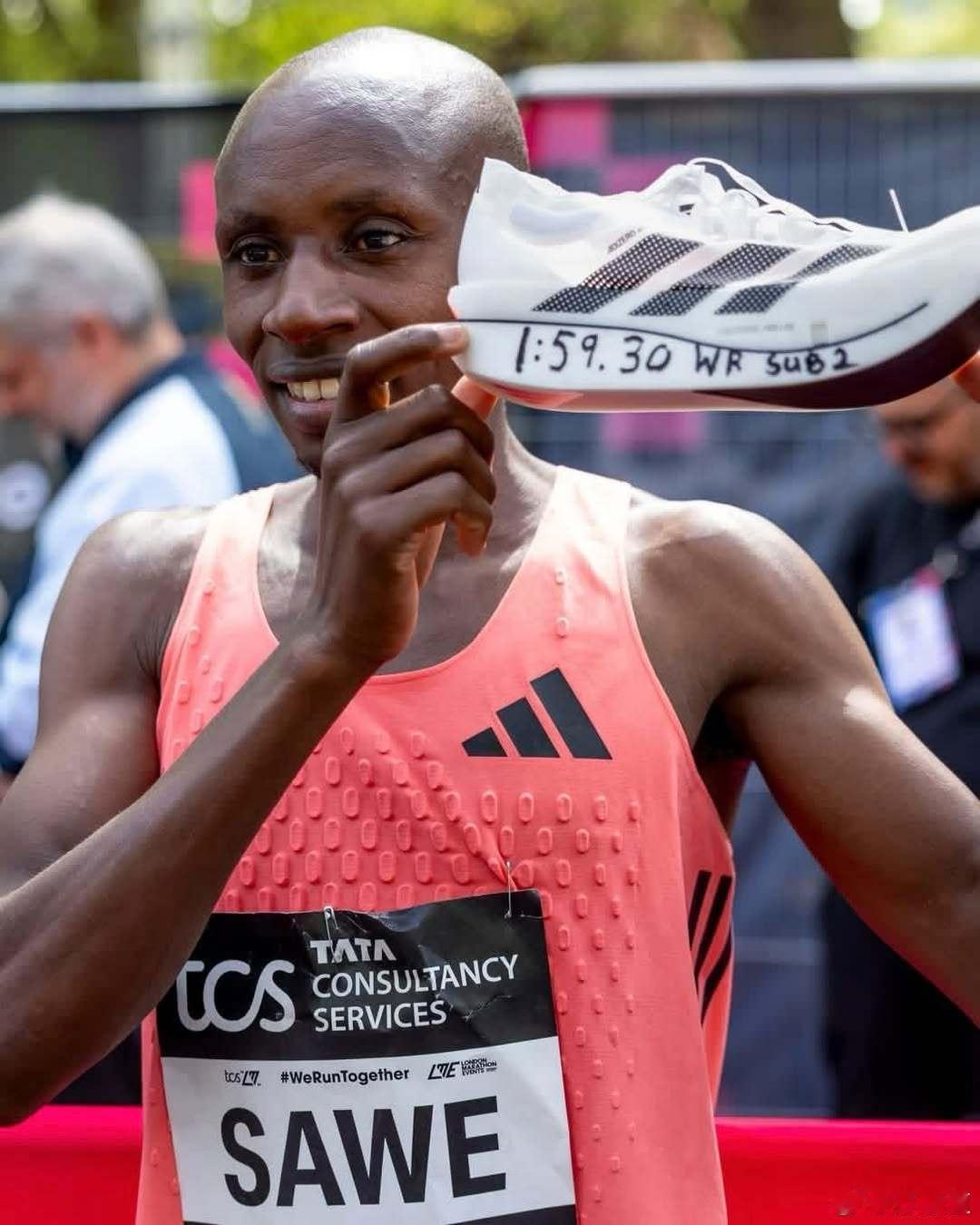 阿迪达斯助人类马拉松首次破二见证历史！在伦敦马拉松的赛道上，萨维与科杰查以惊人的