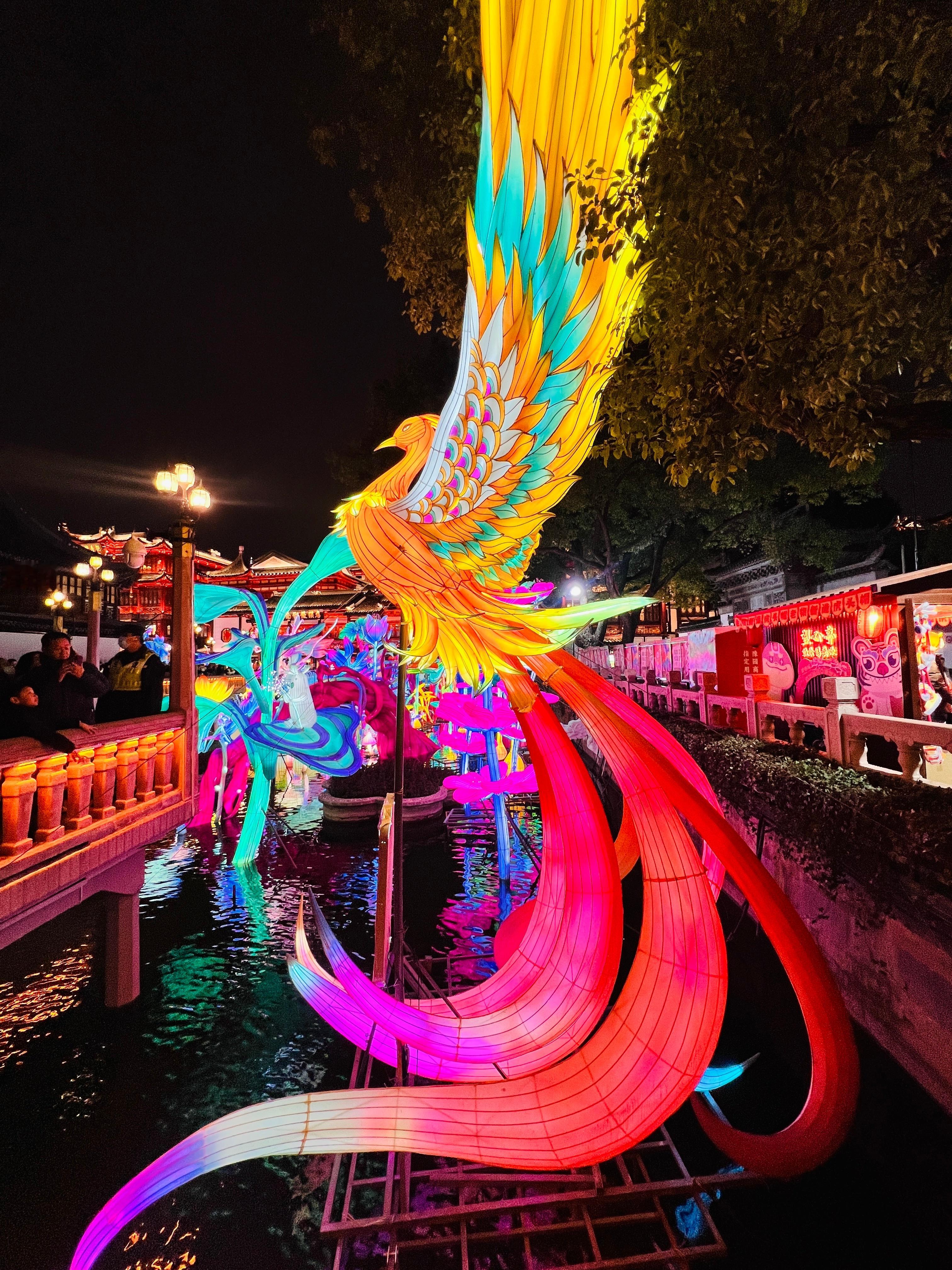 春节假期去上海，赶上了上海 豫园灯会  ！真的是美哭了啊！！！！今年灯会的主题是