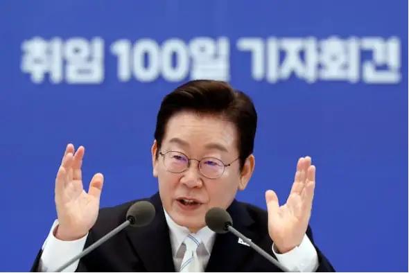李在明热脸贴美国冷屁股没有收获后，在就职百日记者会上，
想表现出对美强硬，坚决表