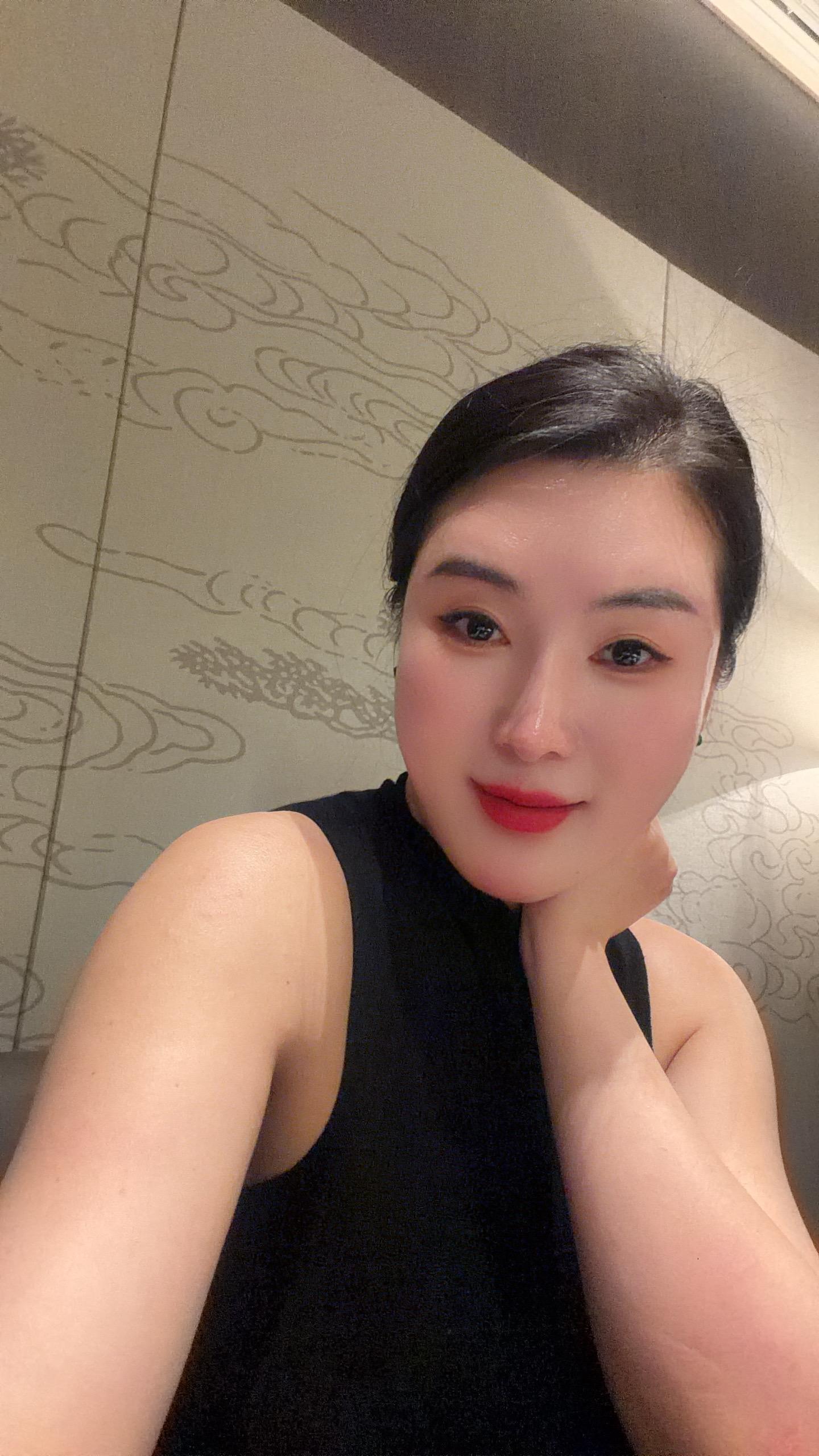 在智商过剩的年代，走心是唯一的技巧，在情绪泛滥的年纪，实力是最大的底牌。