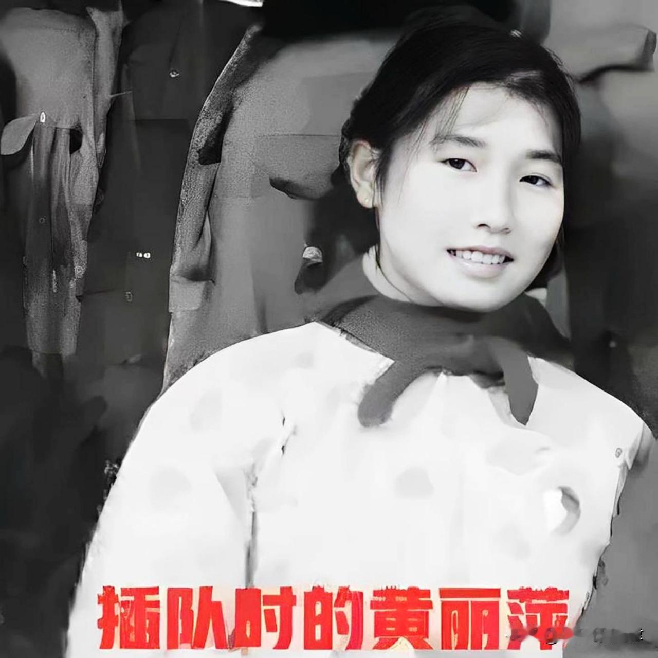 女知青带农村丈夫探亲，丈夫见墙上照片吓破胆：这婚必须离！
 
1969年的火车哐