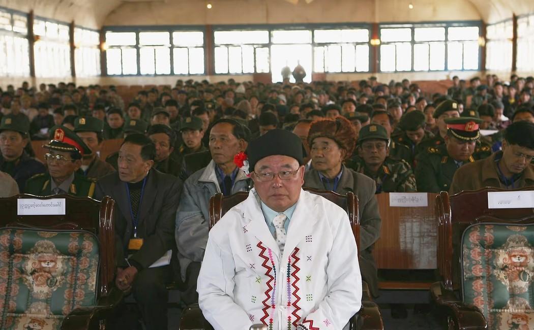 前缅共大将丁英，这么多年守着克钦邦的稀土矿卖到中国来，赚得盆满钵满。但万万没想到