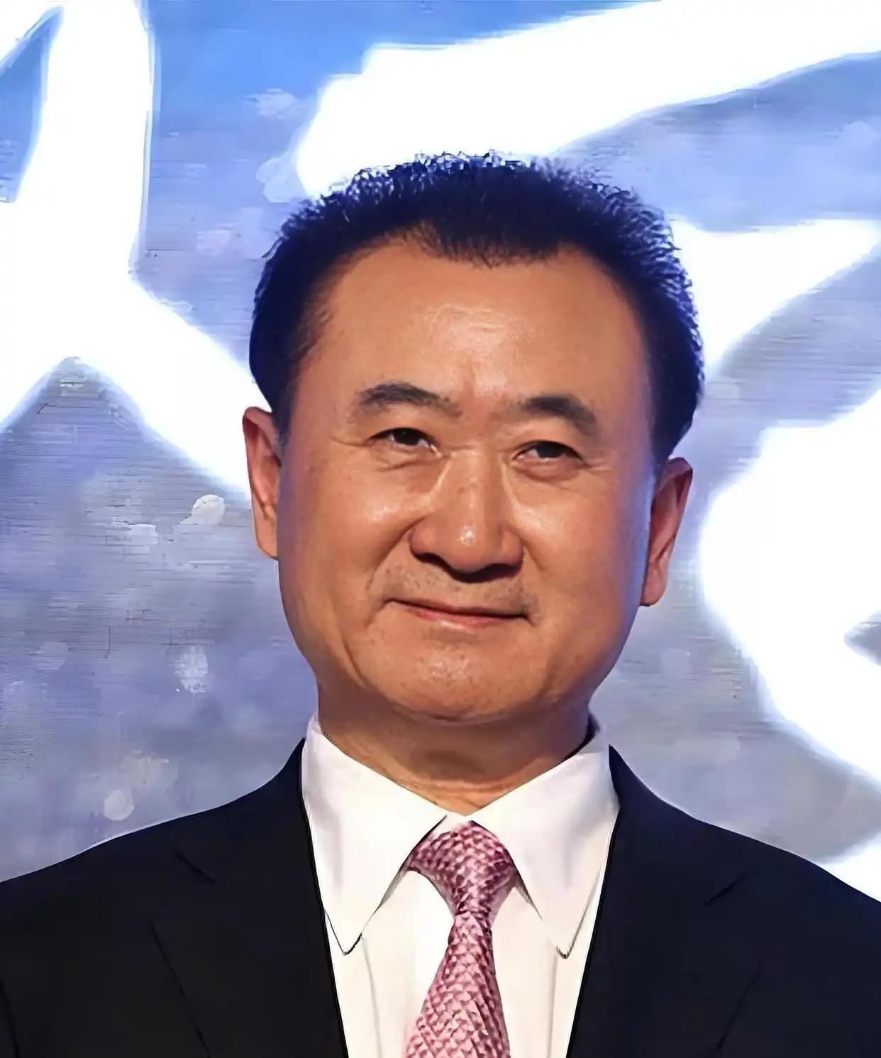 八年输光2000亿，丢了万达控股权，王健林输了帝国却赢了体面。2025年胡润百富