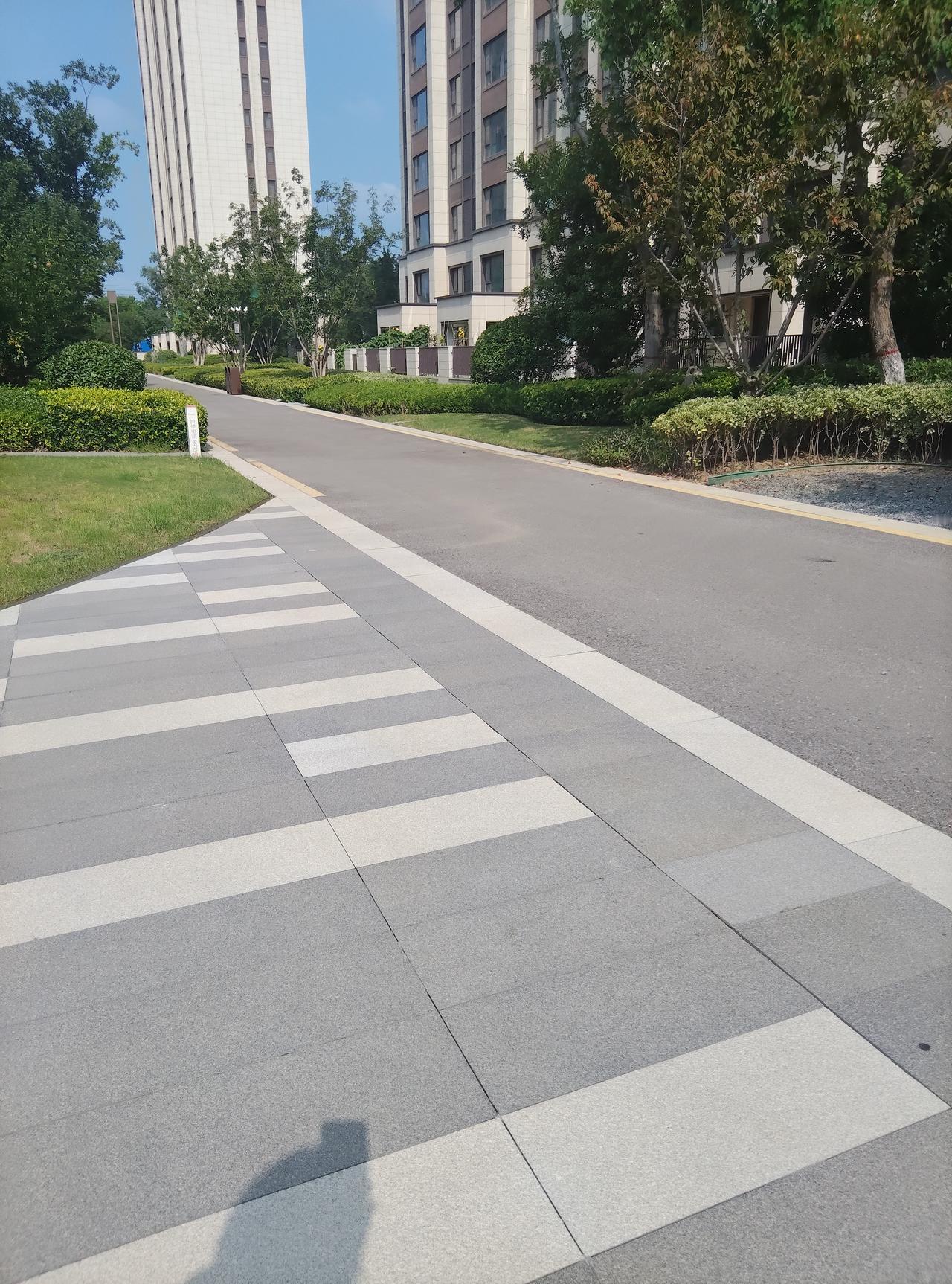 我老公的侄子准备去云南读公办大学，忘记那个大学叫啥名字了[捂脸]，本来高考考的3