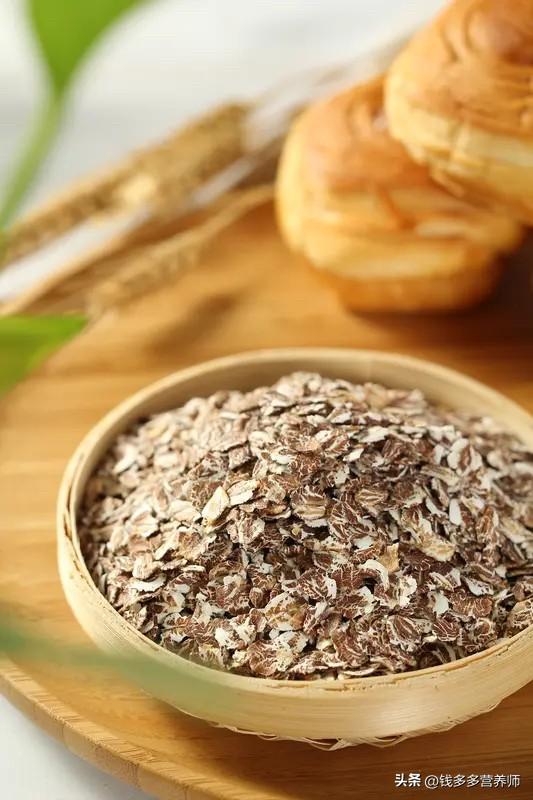 【这种“健康”燕麦，升糖比白米饭还猛！很多人当早餐吃！】

听说燕麦控糖，兴冲冲